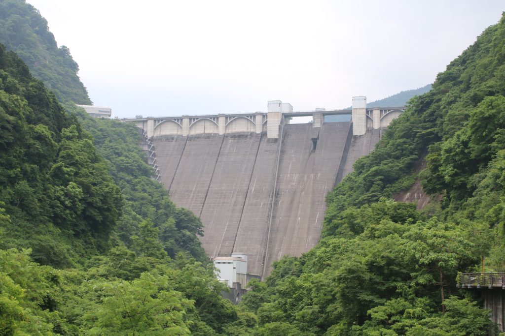 浦山ダムの堤体