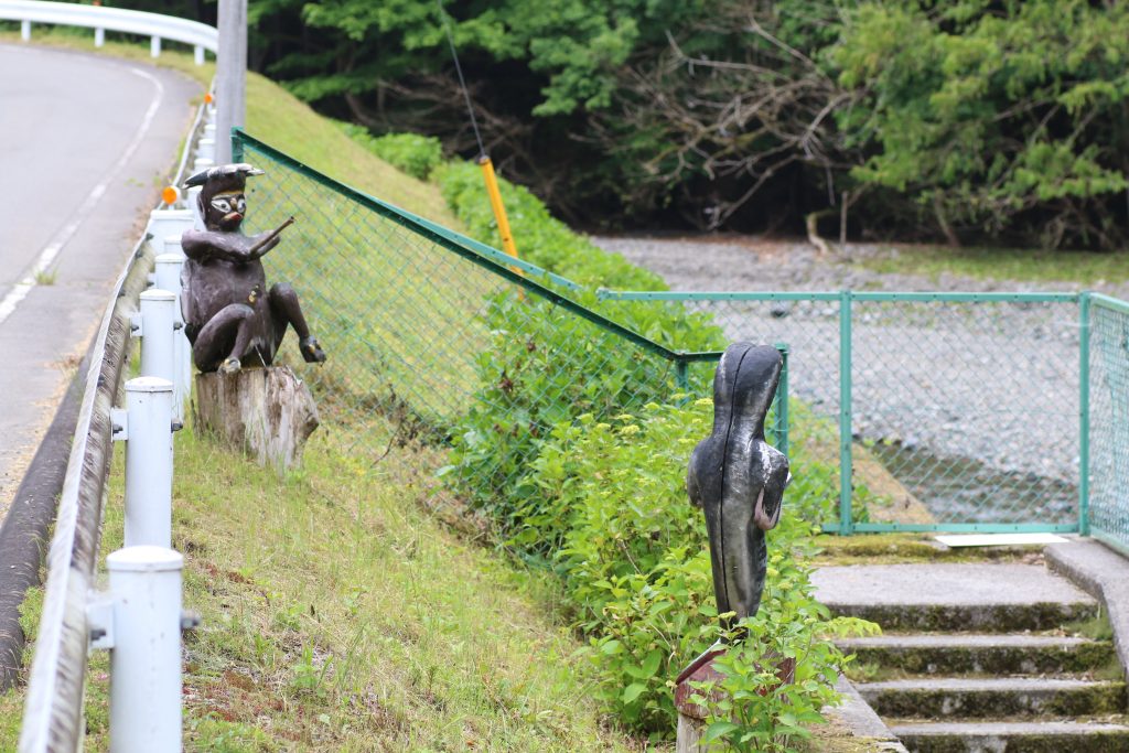 河童が釣りしてる！