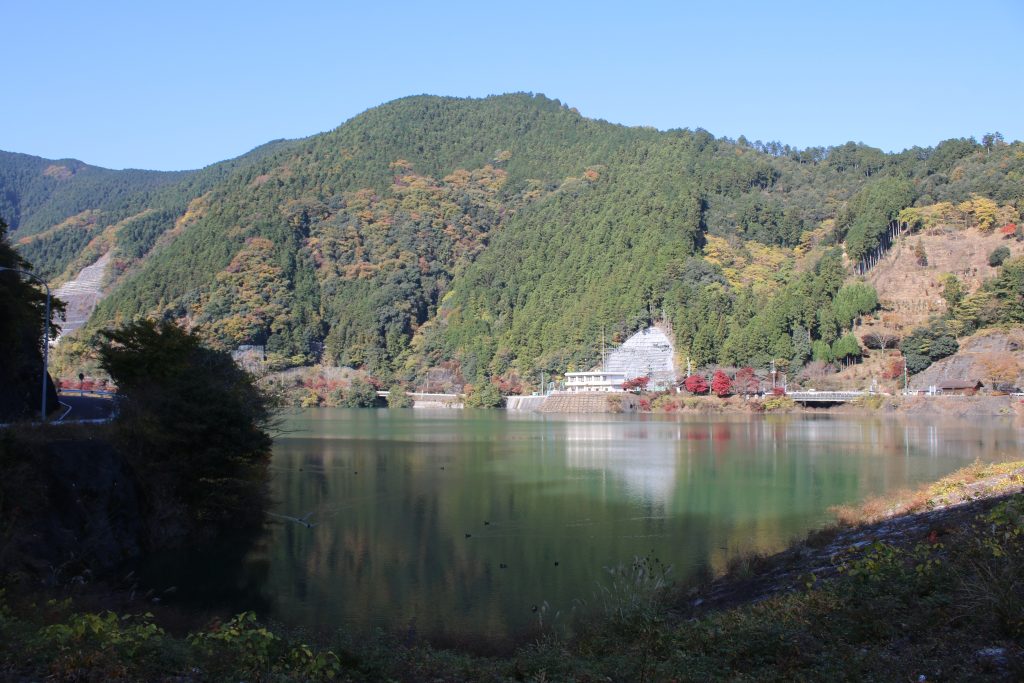 名栗湖と紅葉（2020年11月）