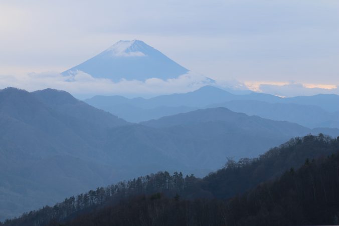 柳沢峠から富士山（2020年11月）