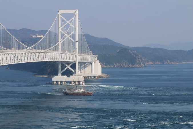 淡路大島と渦潮観察船（2020年12月）