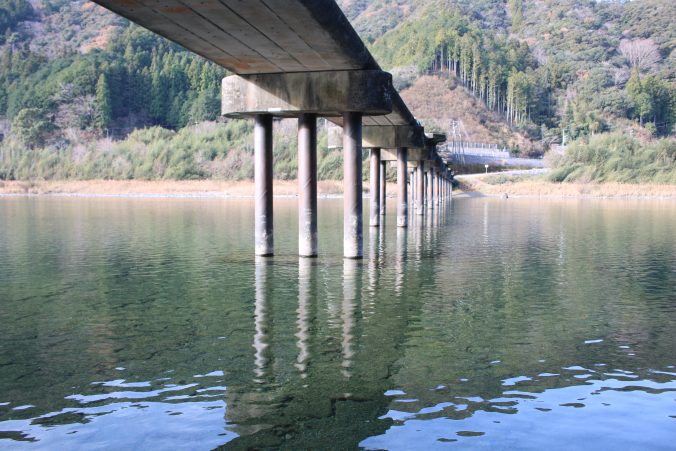 名越屋沈下橋の下の風景（2020年12月）