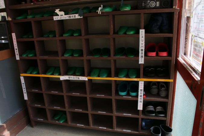 猟師工房の靴箱（2021年2月）