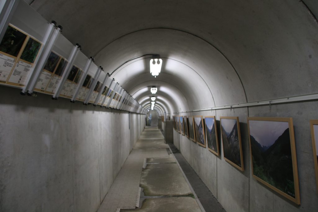滝沢ダムの監査廊（2021年11月）