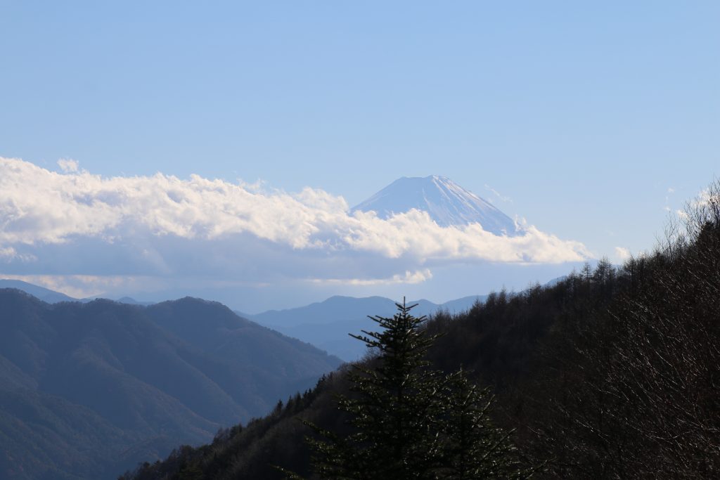 柳沢峠からみる富士山（2021年11月）