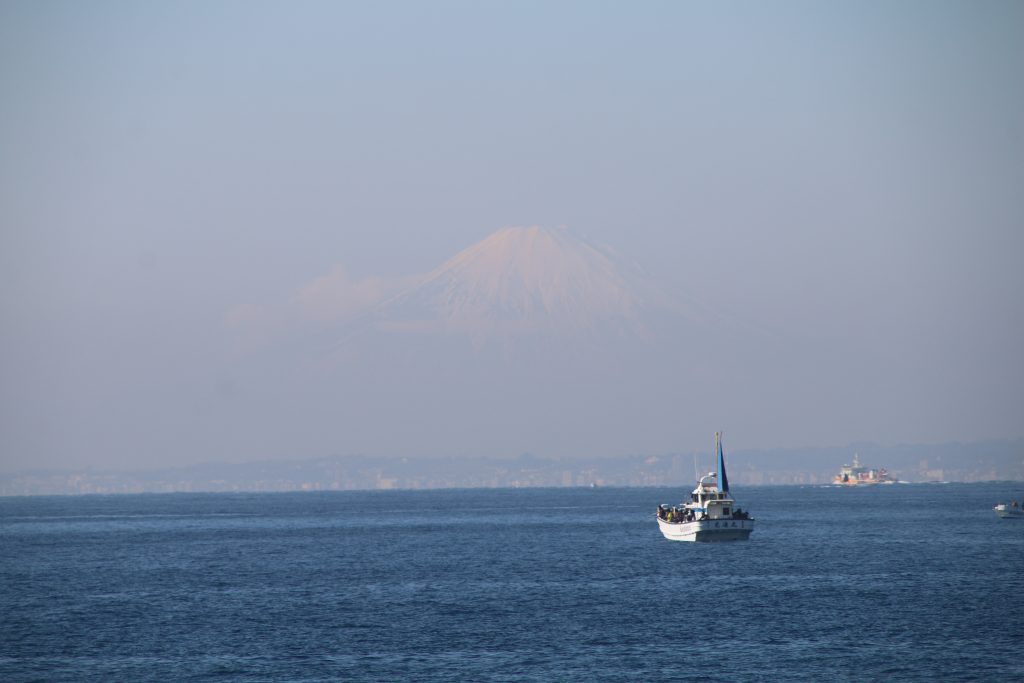 金谷フェリー港から富士山を望む（2021年12月）