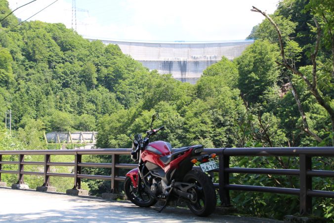 矢木沢ダムとNC750S