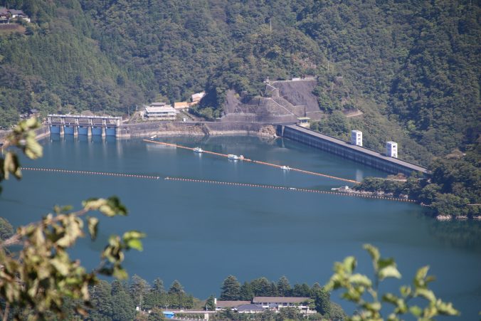 小河内ダムと奥多摩湖