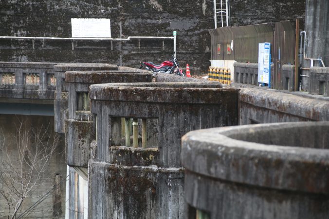 道志ダムのテラス