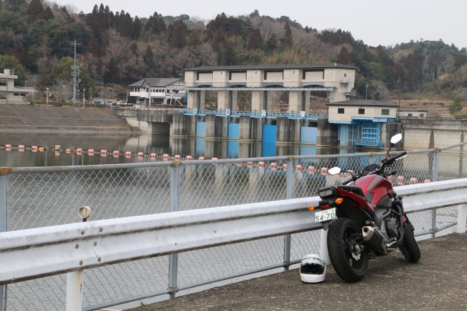 高滝ダムとNC750S