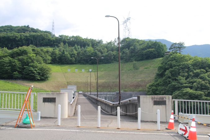 国道299号から古谷ダム天端へ（2022年7月）