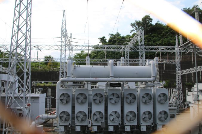 東芝製の真空遮断器？（2022年7月）