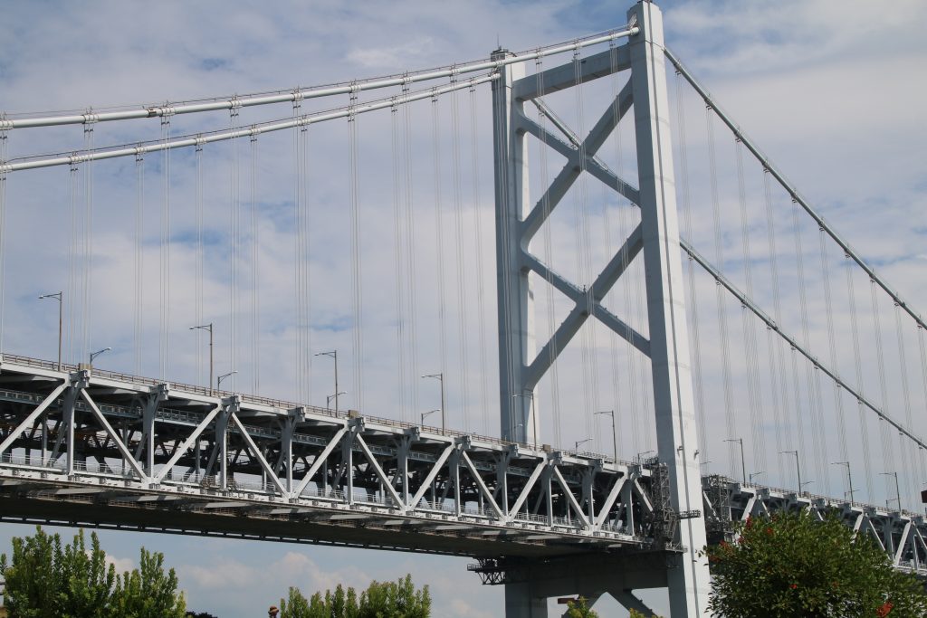 北備讃瀬戸大橋の与島側主塔（2022年8月）