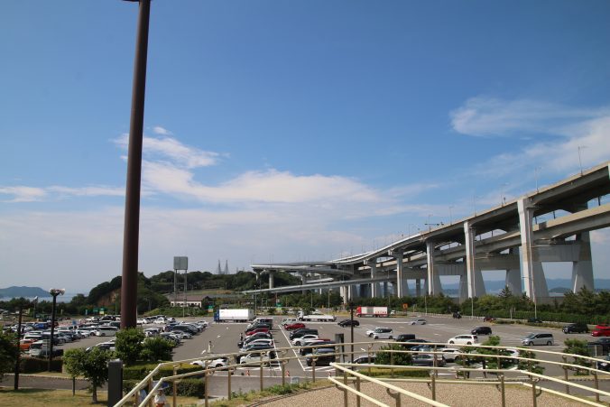 与島から与島ICを望む（2022年8月）