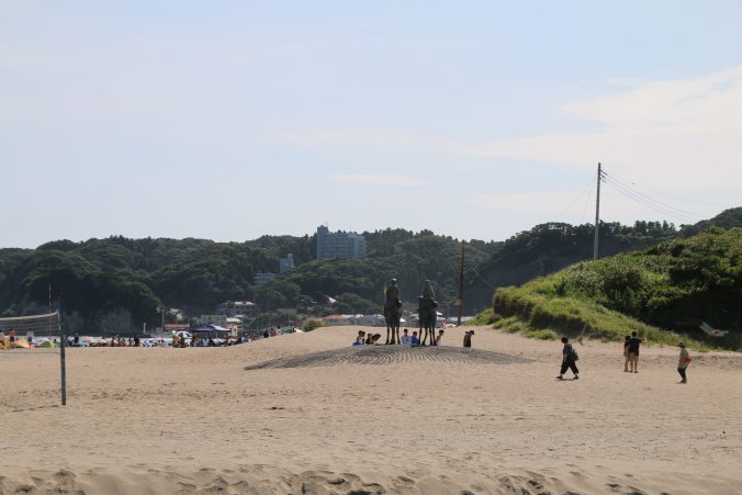 月の沙漠記念像（2022年8月）