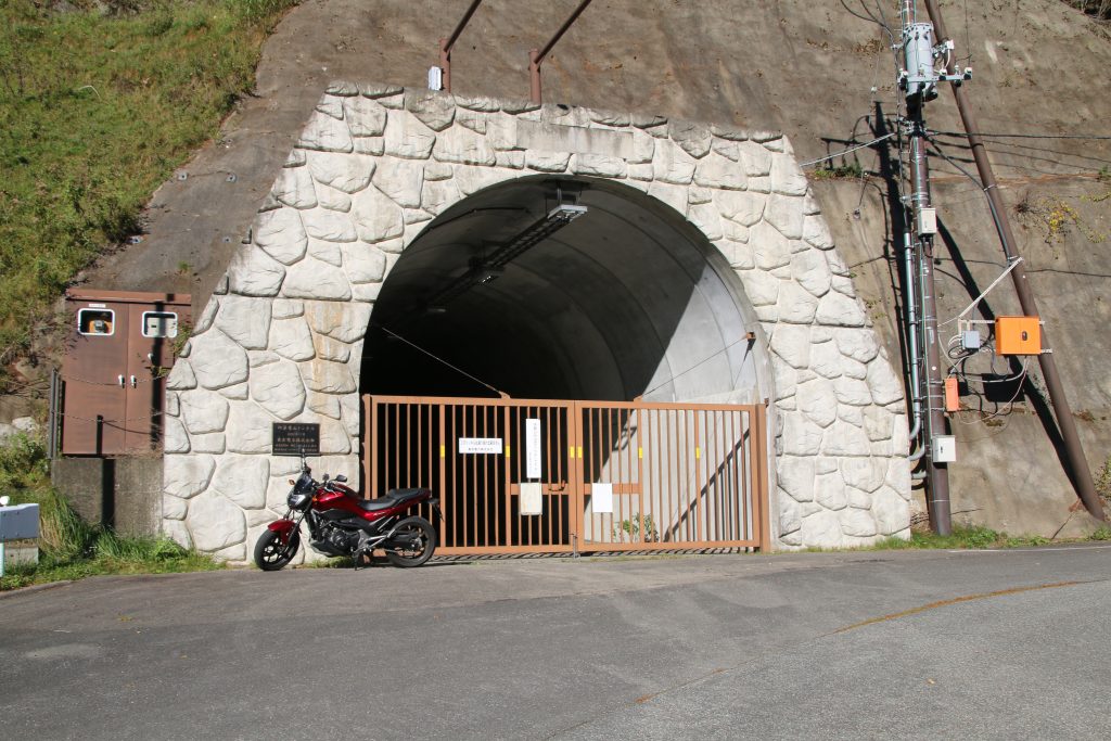 御巣鷹山トンネルとNC750S（2022年10月）