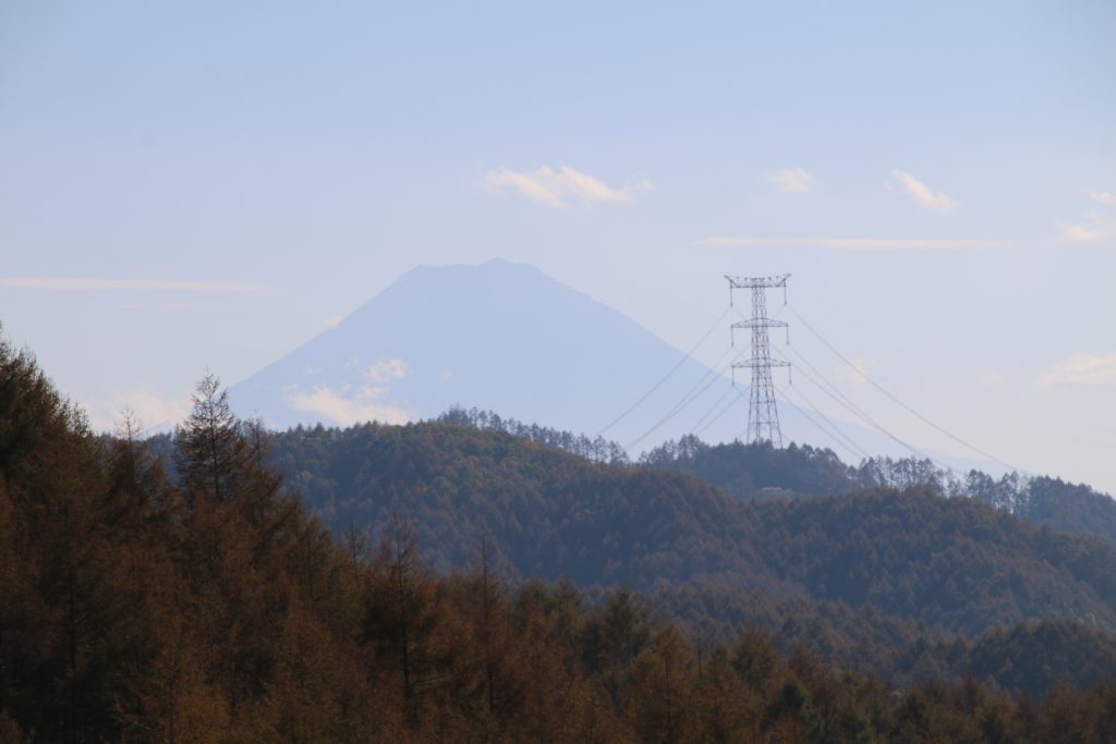 上日川ダムから富士山を望む（2022年10月）