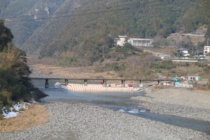 浅尾沈下橋遠景（2023年1月）