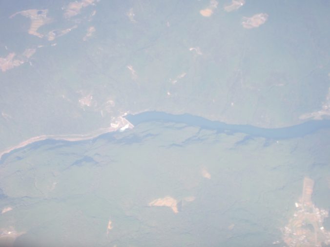 放水中の丸山ダム（2016年10月）