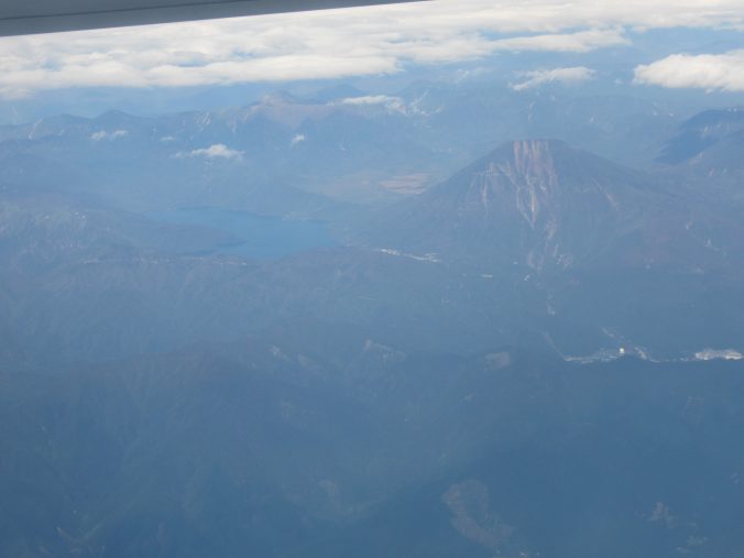 中禅寺湖と男体山（2016年10月撮影）