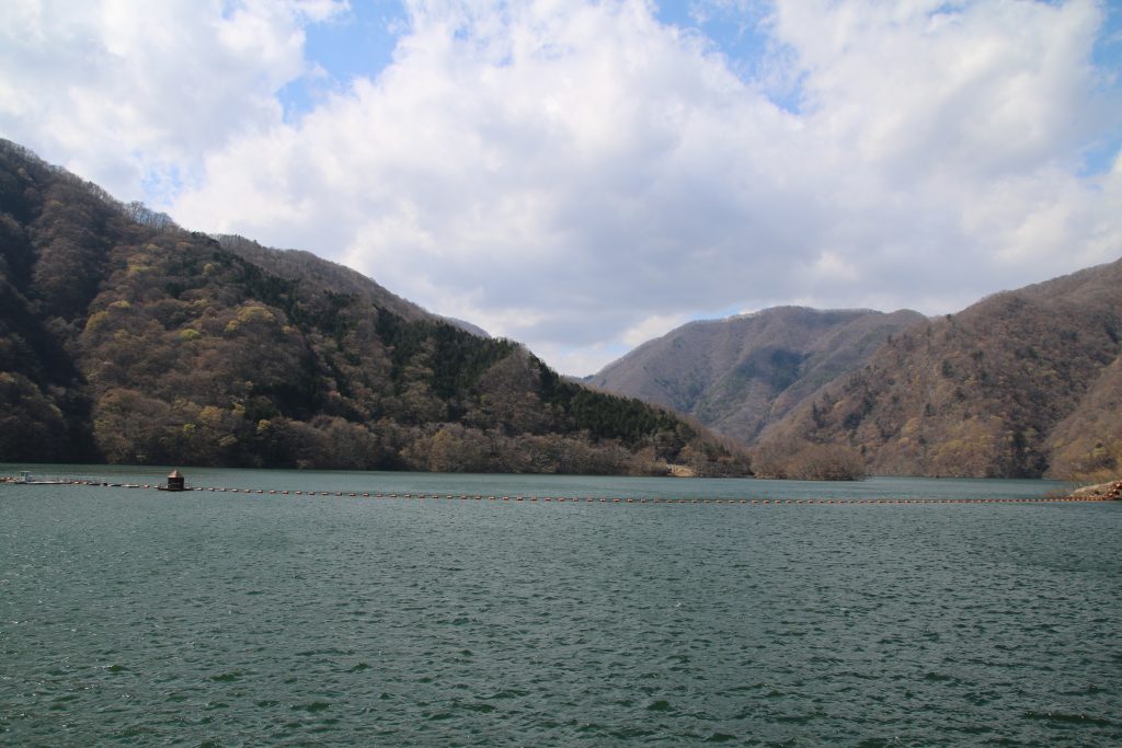 八汐湖を望む（2023年4月）