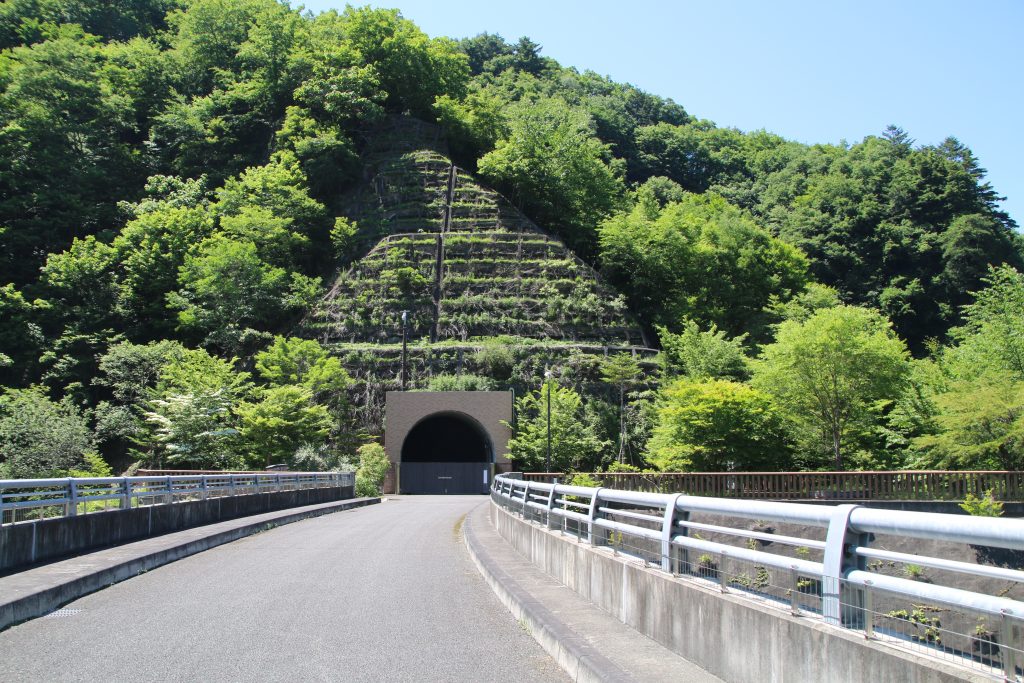 上野ダム天端の風景（2023年6月）