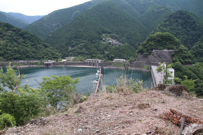 小河内ダムを右岸展望所から（2023年7月）