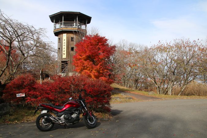 十石峠の展望台＋NC750S（2023年11月）