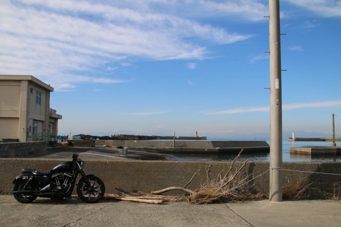 富士山をバックにXL883N（2023年12月）