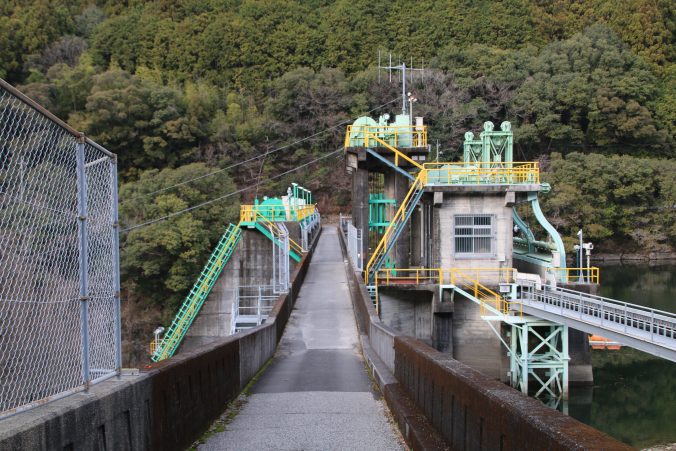 杉田ダムの天端（2024年1月）