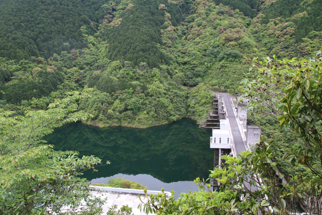 中筋川ダムを展望所から望む（2024年5月）