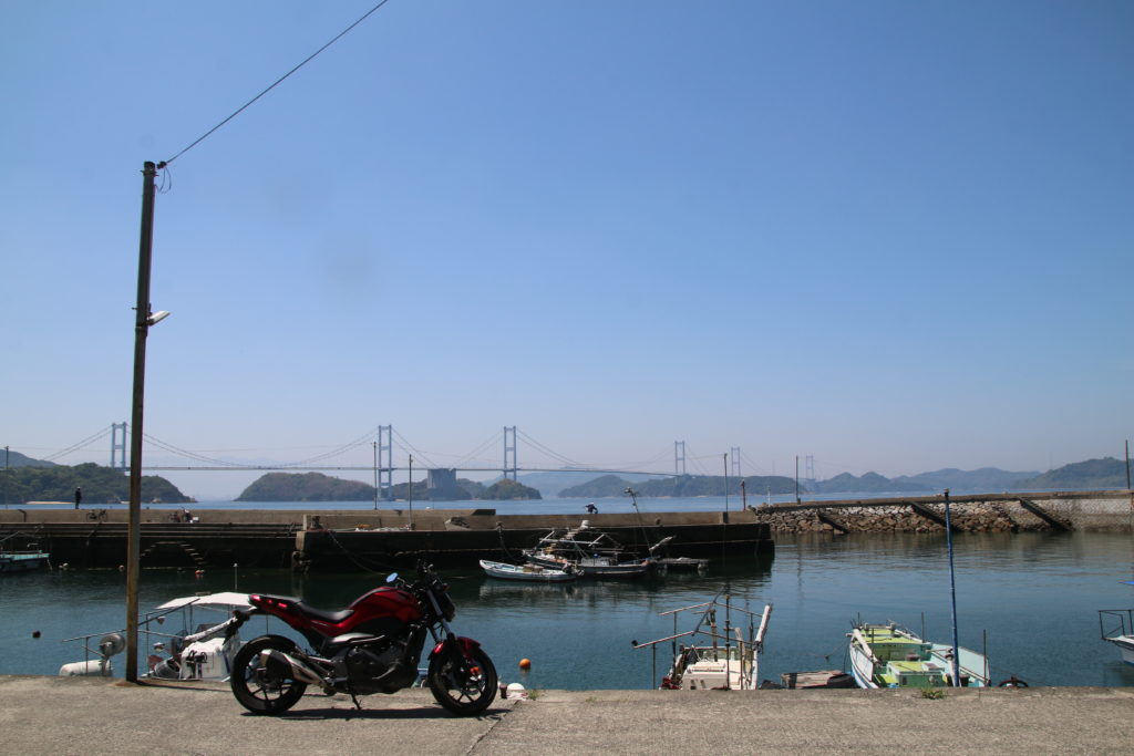 渦浦港から見る来島海峡第一大橋と第二大橋（2024年5月）