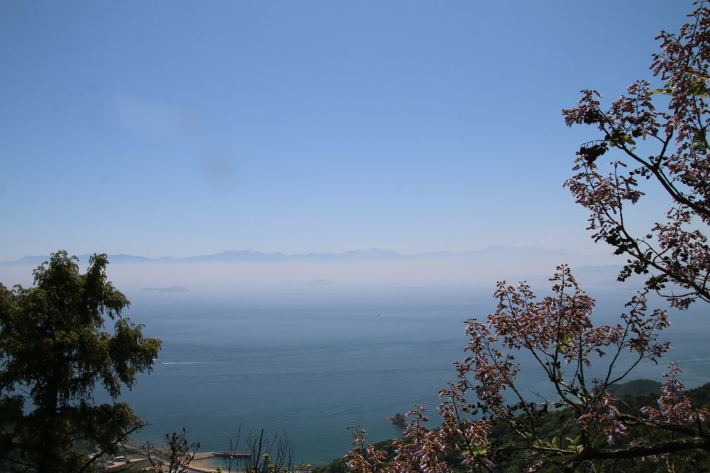 亀老山展望公園から四国を望む（2024年5月）