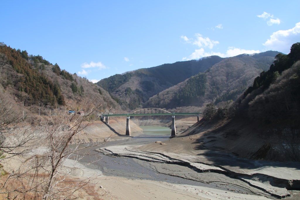 現在の深山橋と古い橋の橋脚基礎?(2026月2日)